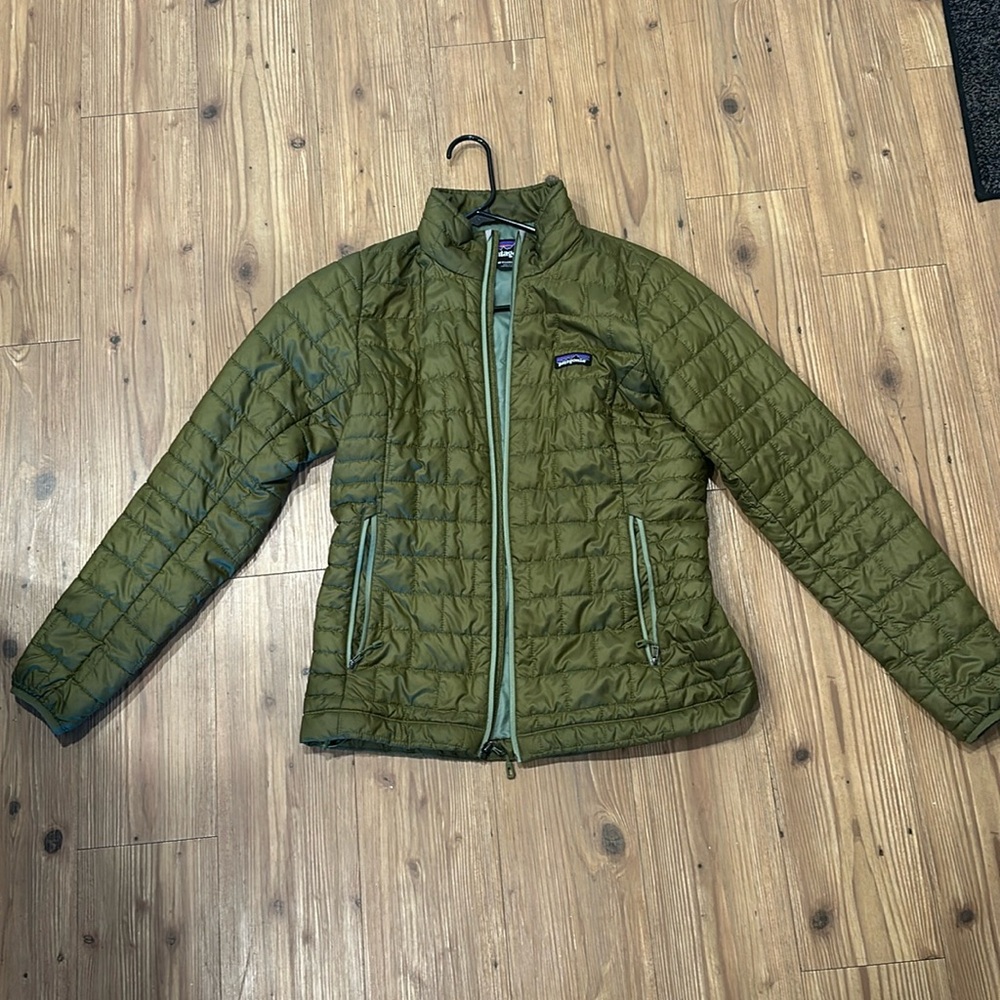 Patagonia nano puff jacket